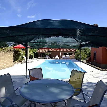 Villa Sleeps 10 Pool Wifi
