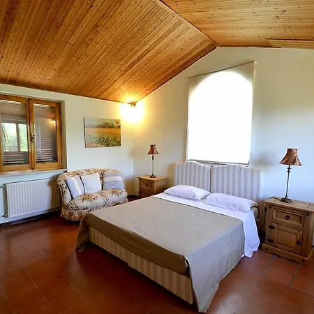 Villa Sleeps 10 Pool Wifi