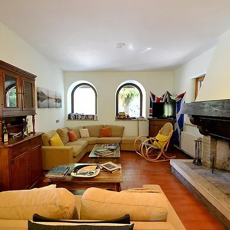 Sleeps 10 Pool Wifi Todi